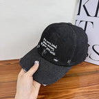 Statement-Kappe aus Denim im Distressed-Look für Damen