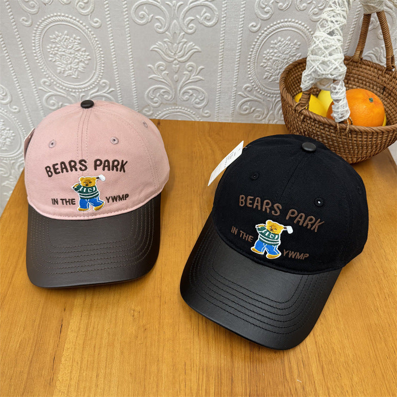 Unisex Kappe mit verspielter Bären-Stickerei