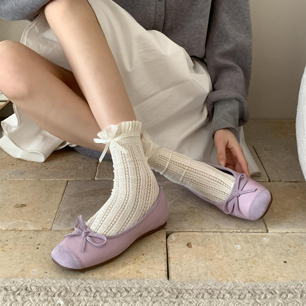 Damen Ballerina mit elegantem Rüschelement und metallischem Akzent EB
