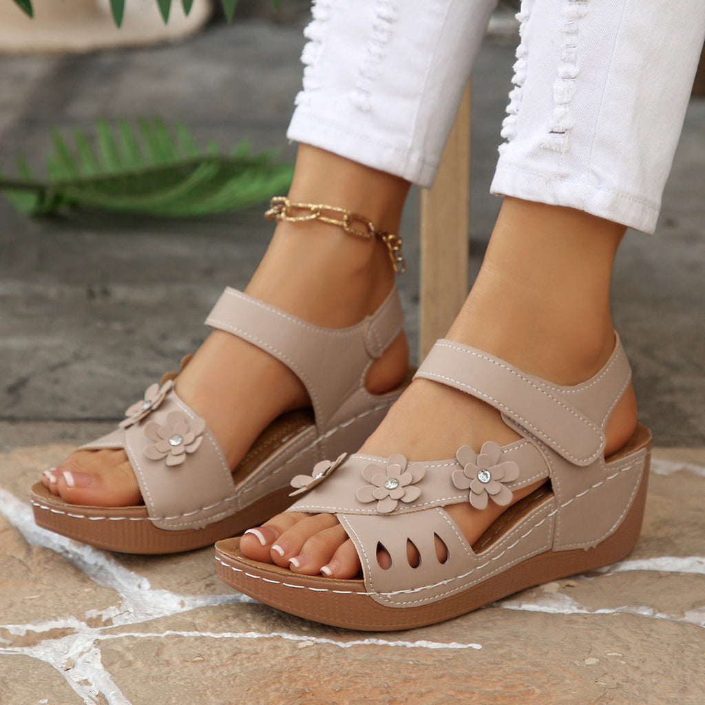 Damen Bequeme Sandalen mit floralem Design EB