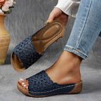 Damen bequeme Zehenschlappen mit floralen Applikationen und gepolsterter Sohle EB