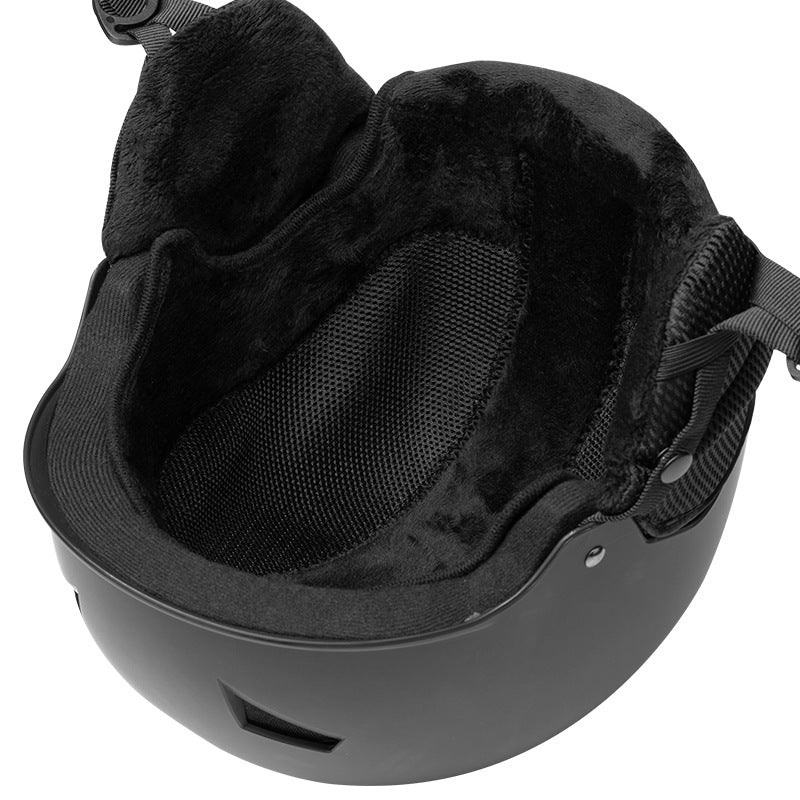 Ski-Schutzhelm