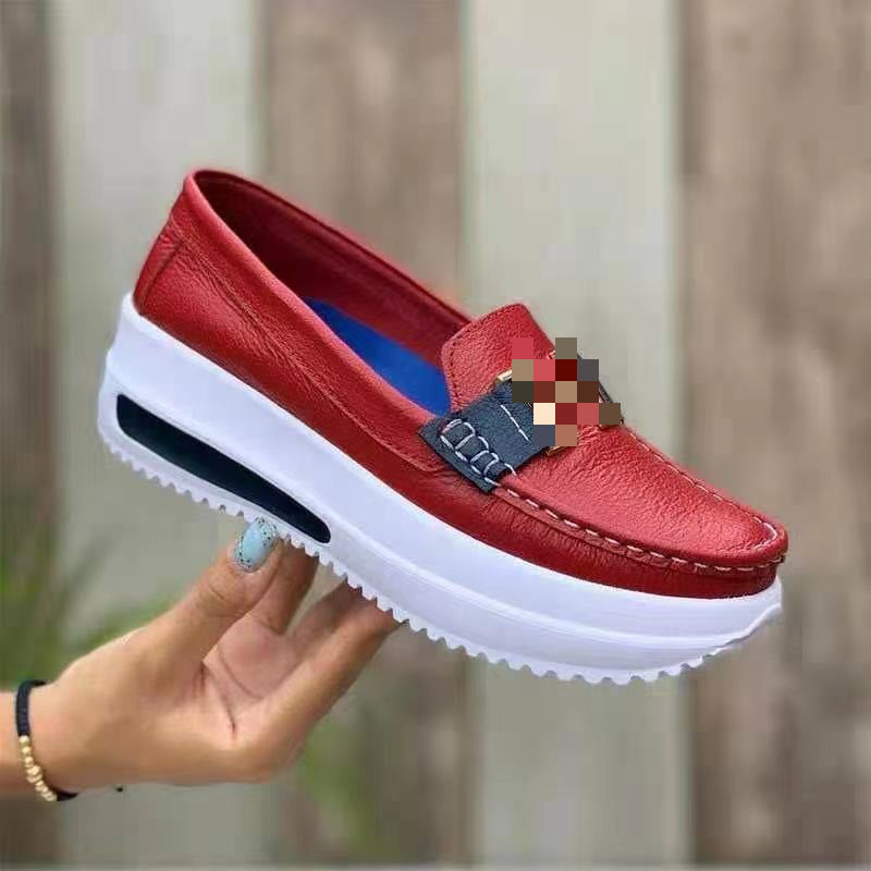 Damen bequeme Slip-On Mokassins mit strukturierten Details und rutschfester Sohle EB