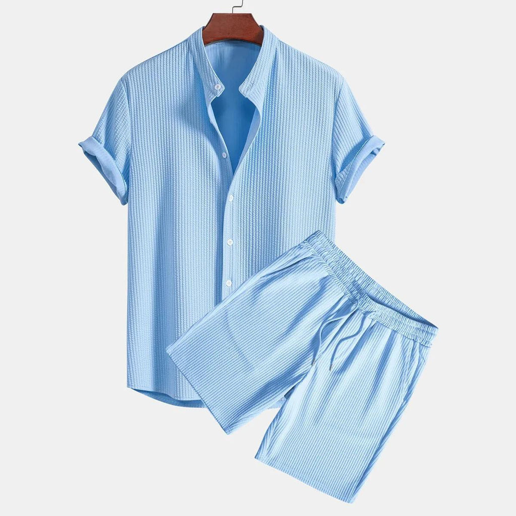 Velours-Poloshirt und Velours-Shorts