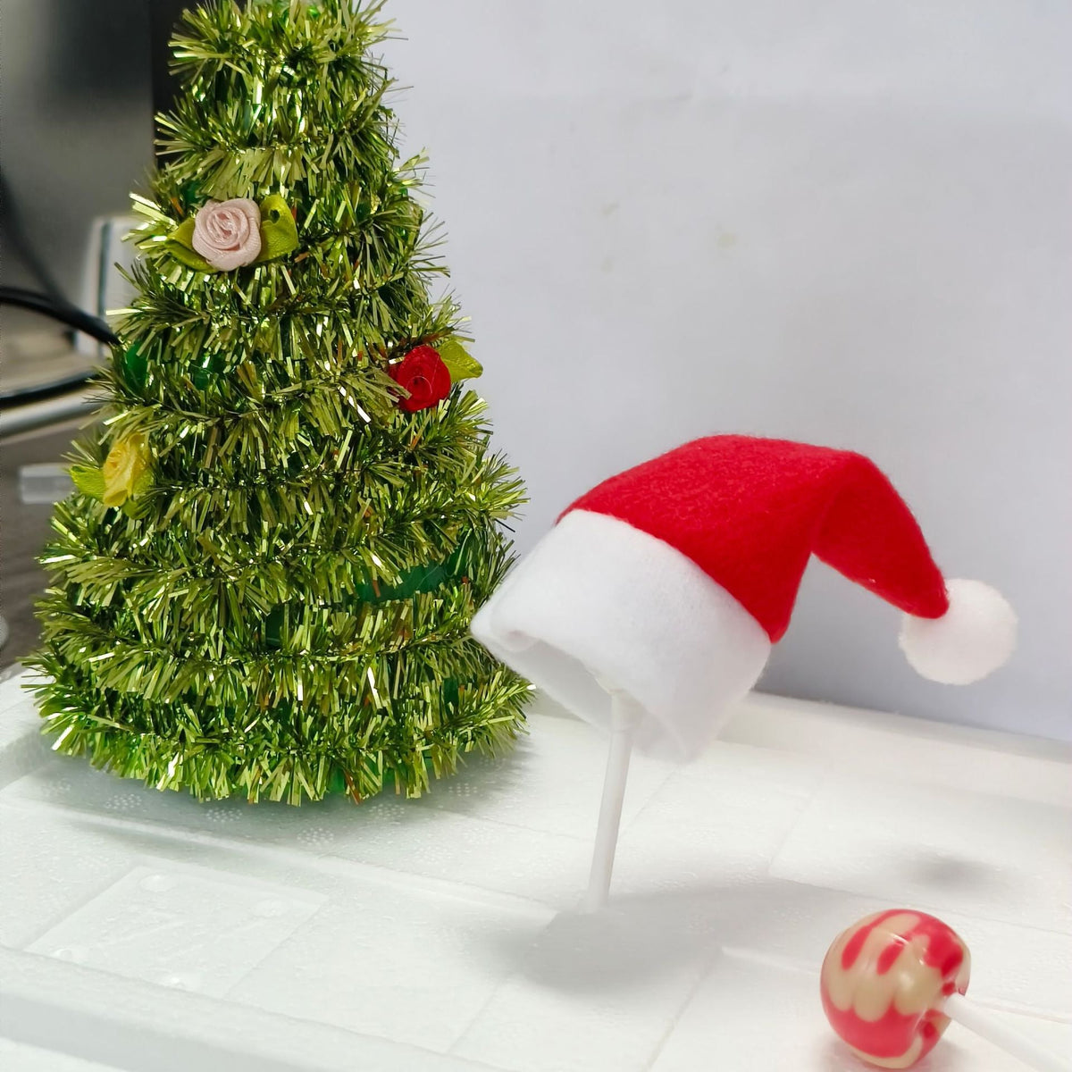Plüsch-Weihnachtsmütze mit Ohrenschutz