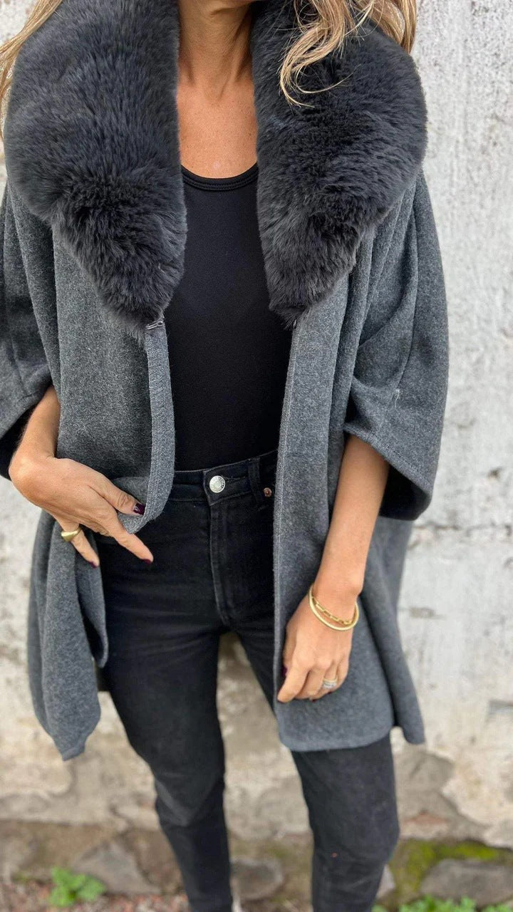 Damen Kapuzenjacke mit luxuriösem Kunstpelzkragen und modernem Schnitt EB