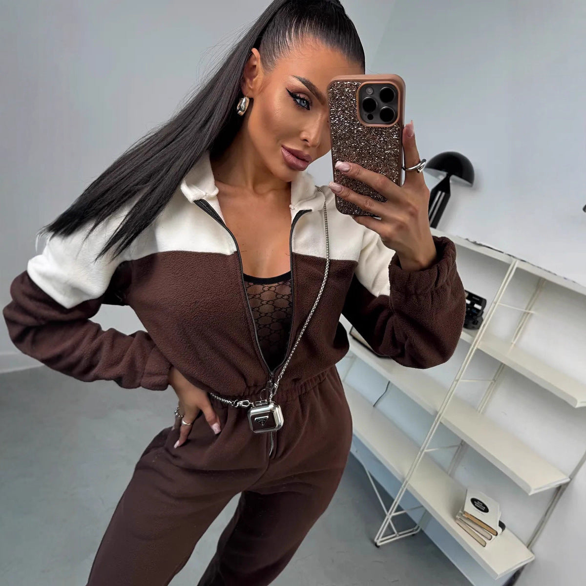 Gemütlicher Fleece-Jumpsuit mit Kapuze