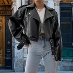 Damen Kunstleder Bikerjacke mit weitem Schnitt und umfangreichen Details EB