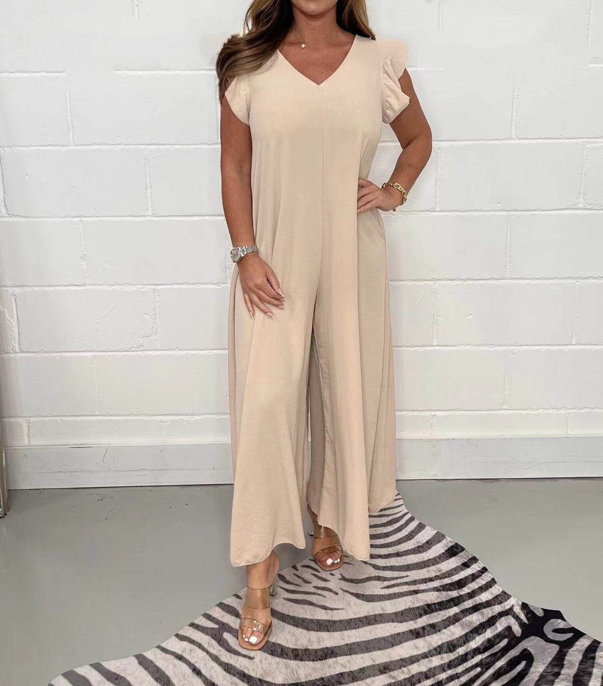 Damen luftiger Jumpsuit mit weit geschnittenem Bein und V-Ausschnitt EB