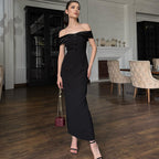 Damen Damenhaftes Maxi-Kleid mit off-shoulder Design und eleganten Knopfdetails EB