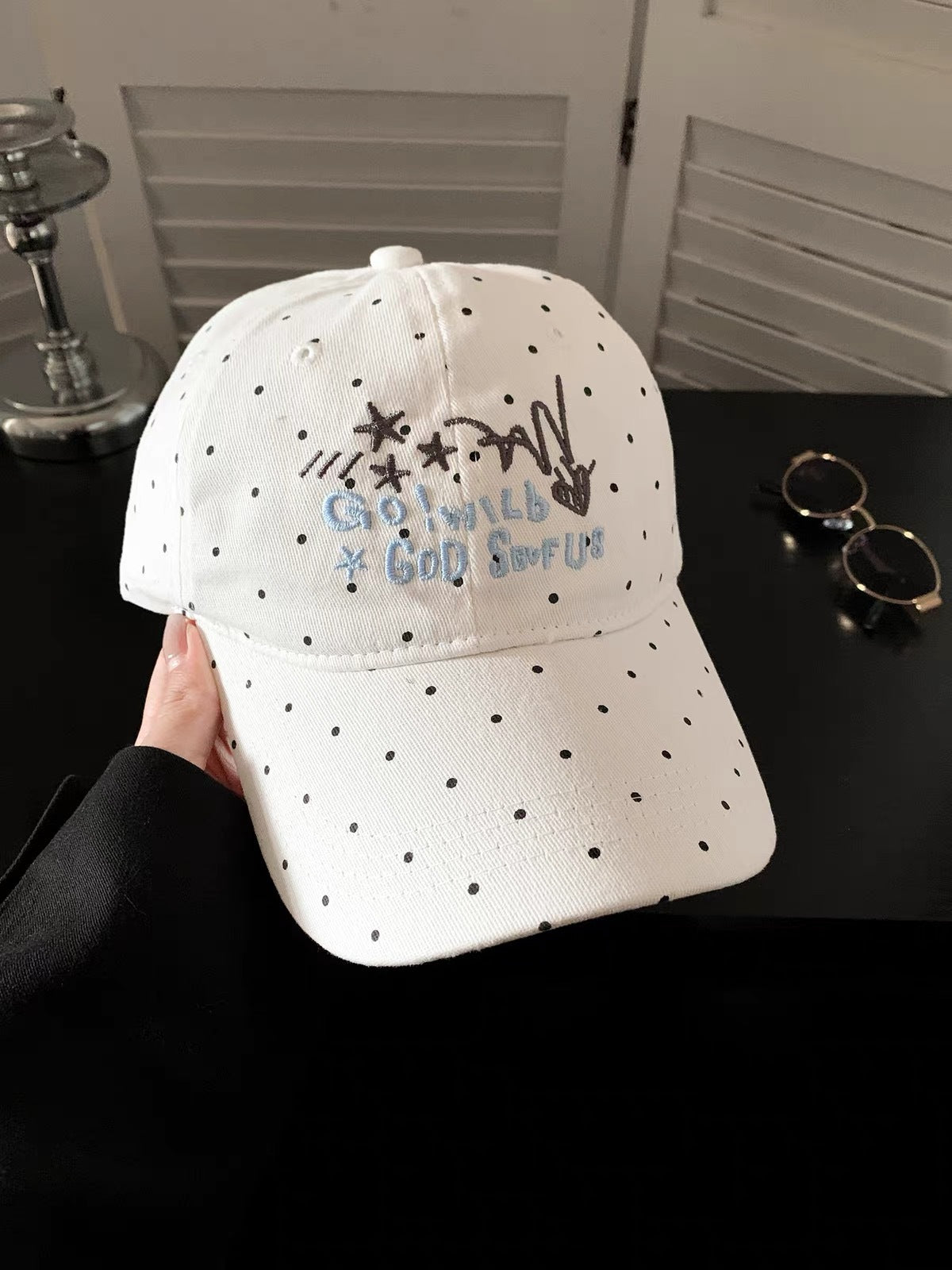 Gepunktete Cap