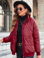 Damen elegante Steppjacke mit hochschließendem Kragen und modernen Taschen EB