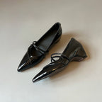 Damen elegante Ballerinas mit raffiniertem Riemchen und glänzender Lack-Oberfläche EB