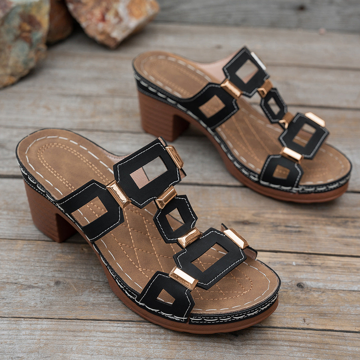 Damen Clogs mit modischer Applikation und stabiler Absatzhöhe EB