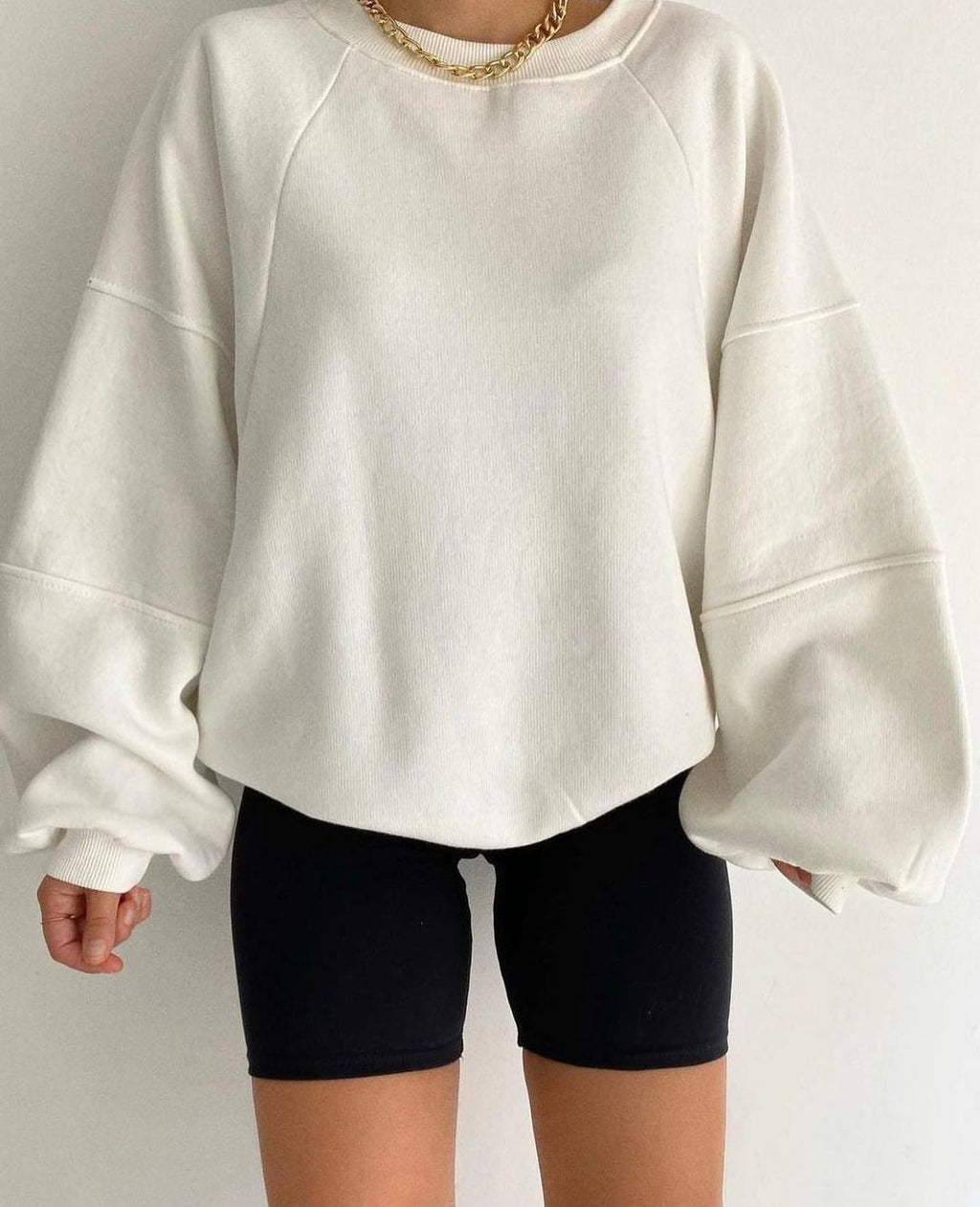 Damen-Loungewear-Set: Oversized-Sweatshirt und Radlerhose