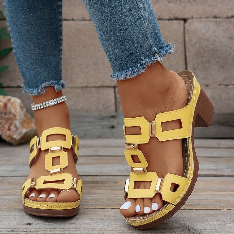 Damen Absatzsandalen mit modischem Riemendesign und verzierten Elementen EB