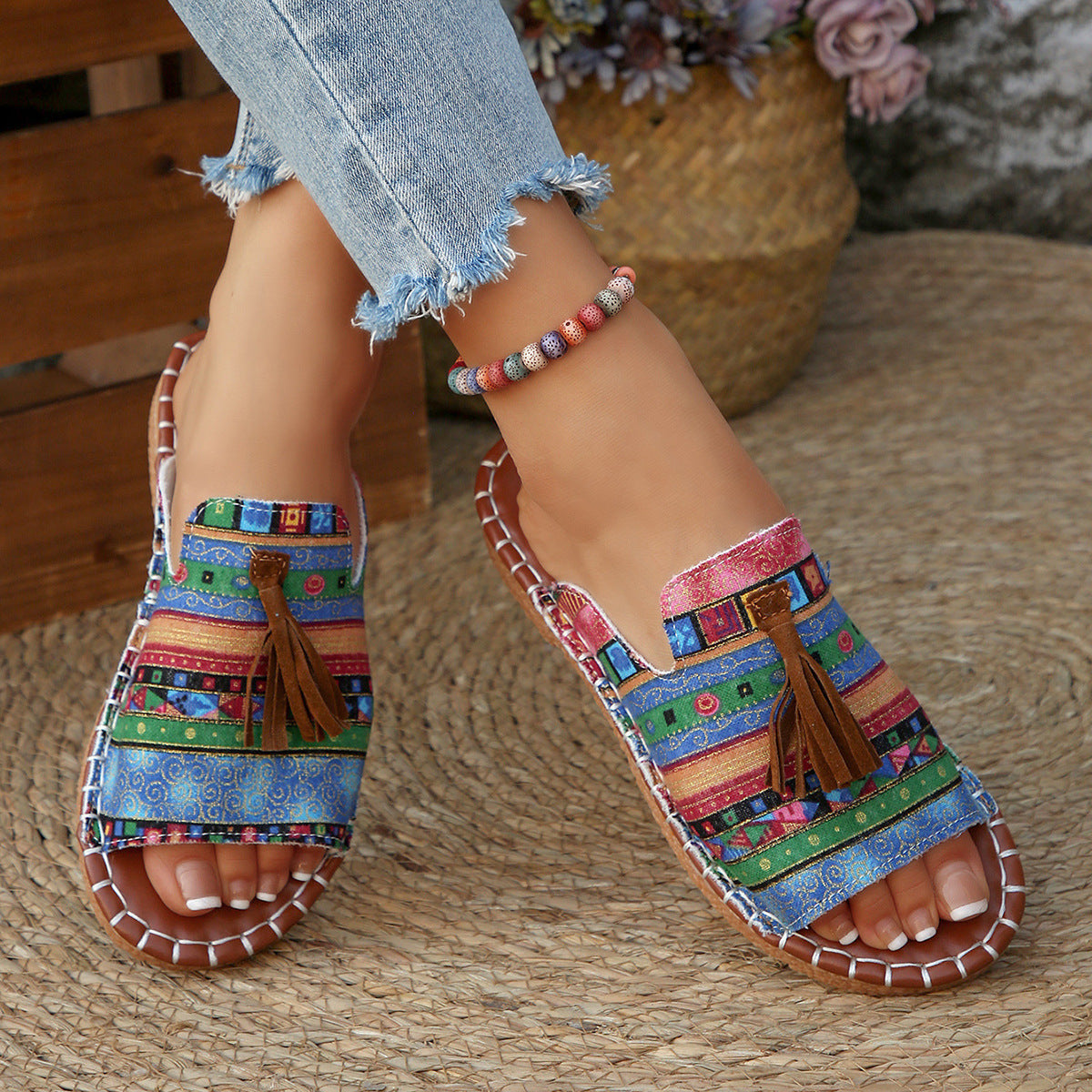 Damen Casual Slip-On Sandalen mit buntem Webdesign und Quasten EB