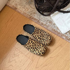 Damen Design Clogs mit animalistischem Leopardenmuster und rutschfester Sohle EB