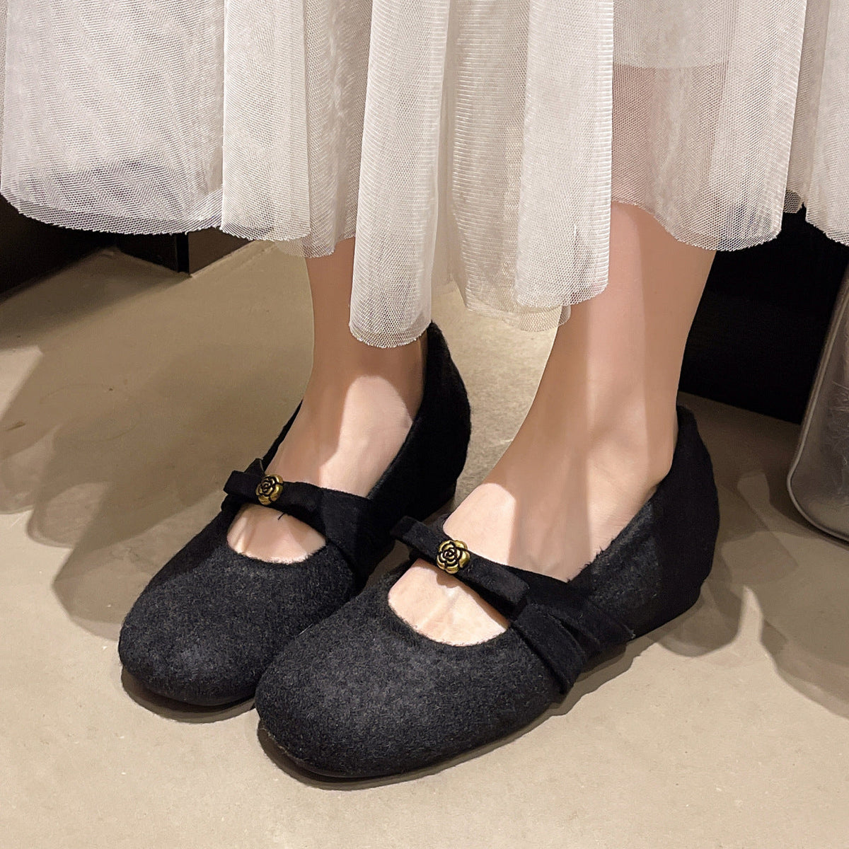 Damen Bequeme Filzschuhe mit dekorativer Schleife EB