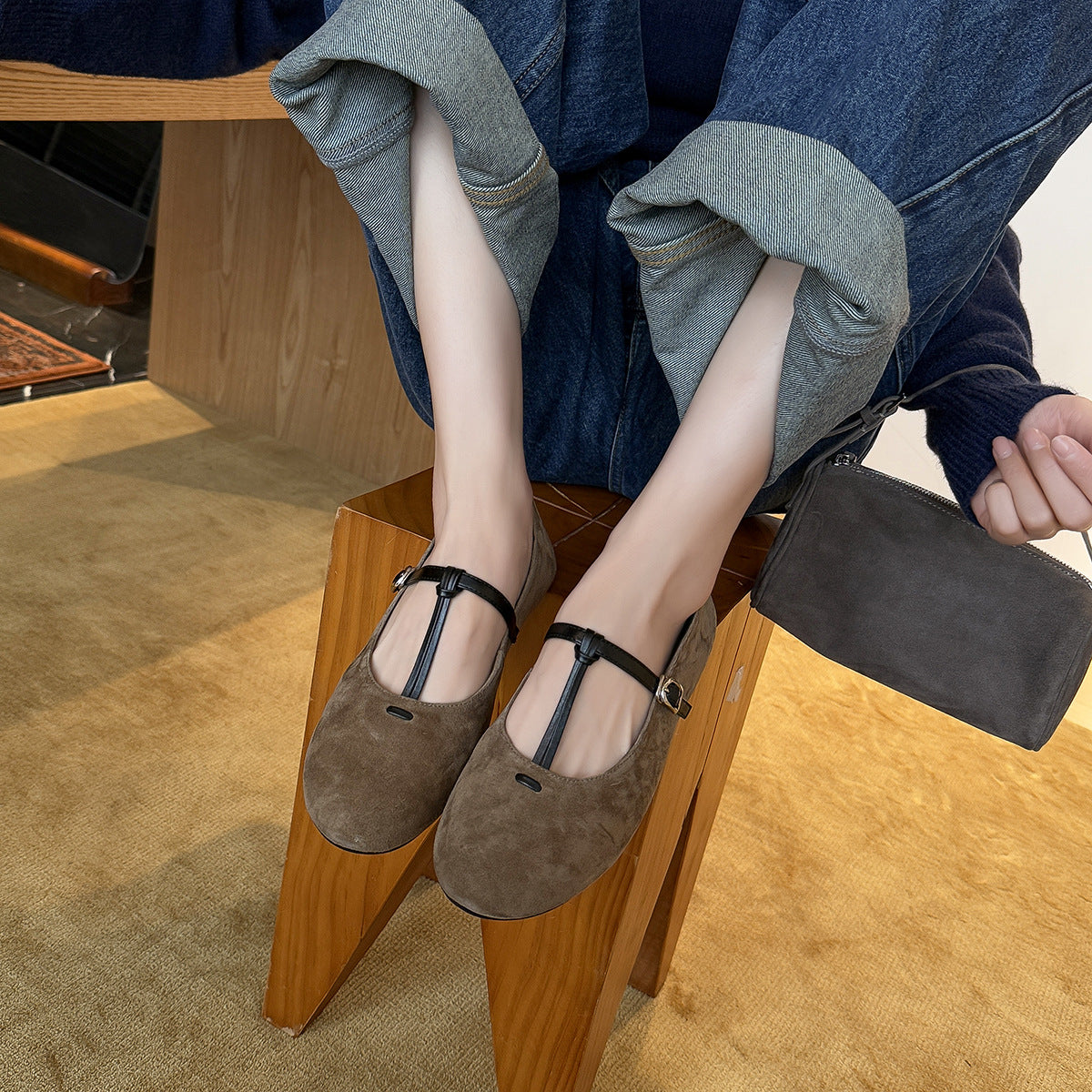 Damen Elegante Ballerinas mit modischem Riemchen aus weichem Veloursleder EB