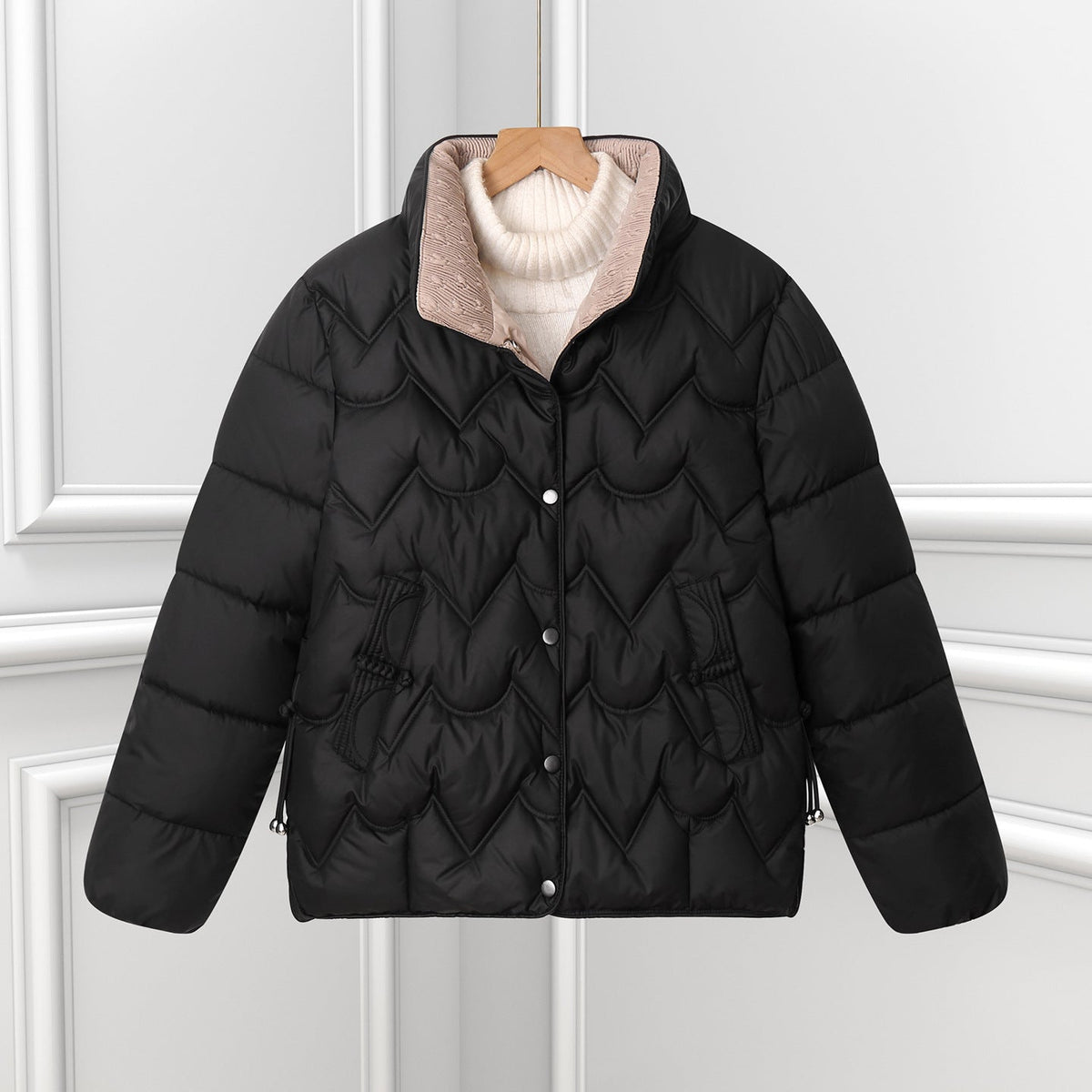 Damen Komfortable gesteppte Jacke mit hohem Kragen und Reißverschlusstaschen EB