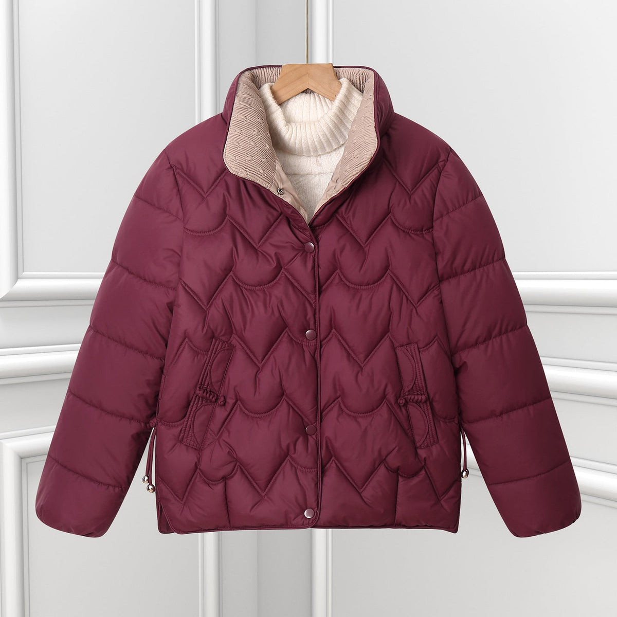 Damen Komfortable gesteppte Jacke mit hohem Kragen und Reißverschlusstaschen EB