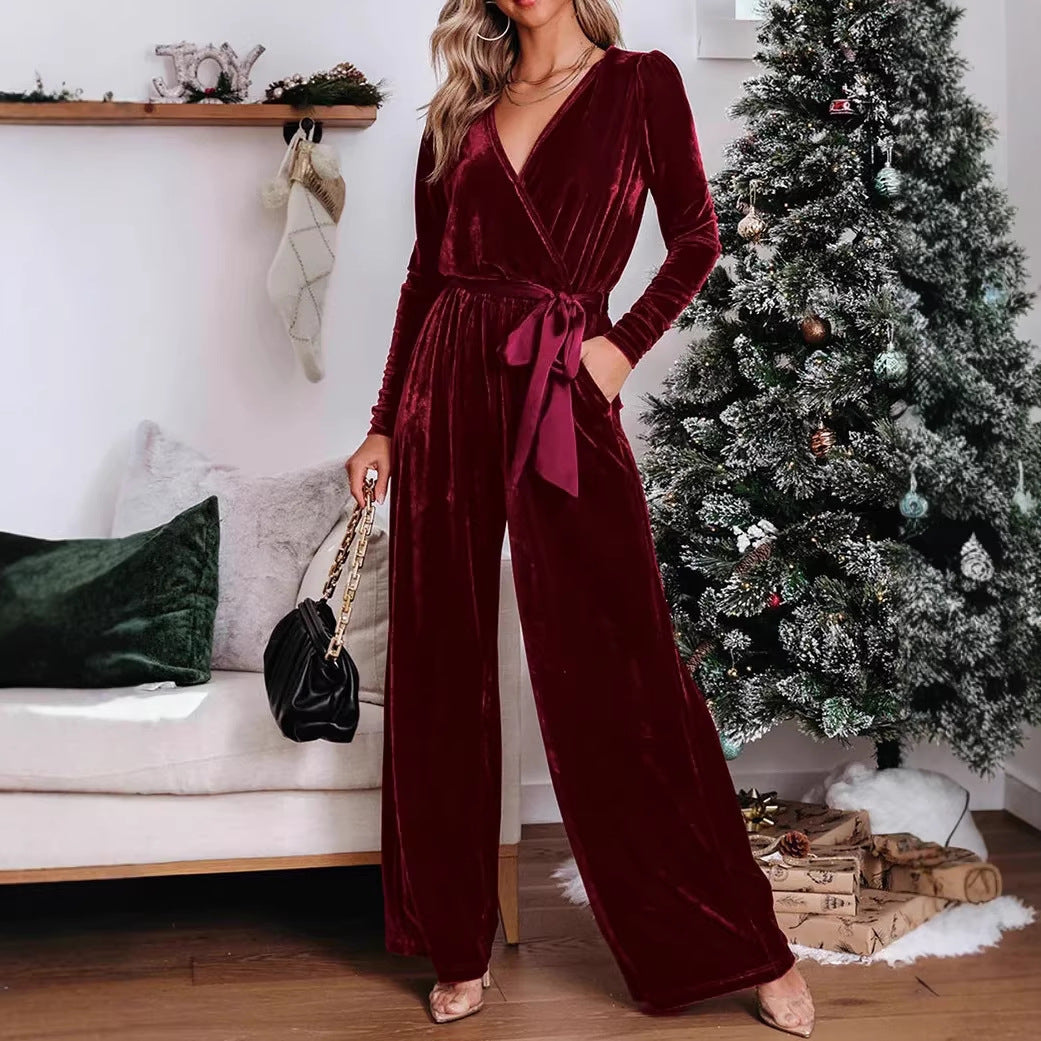 Eleganter Samt-Jumpsuit mit tiefem V-Ausschnitt