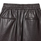 Damen Kunstleder Shorts mit elastischem Bund und modischen Details EB