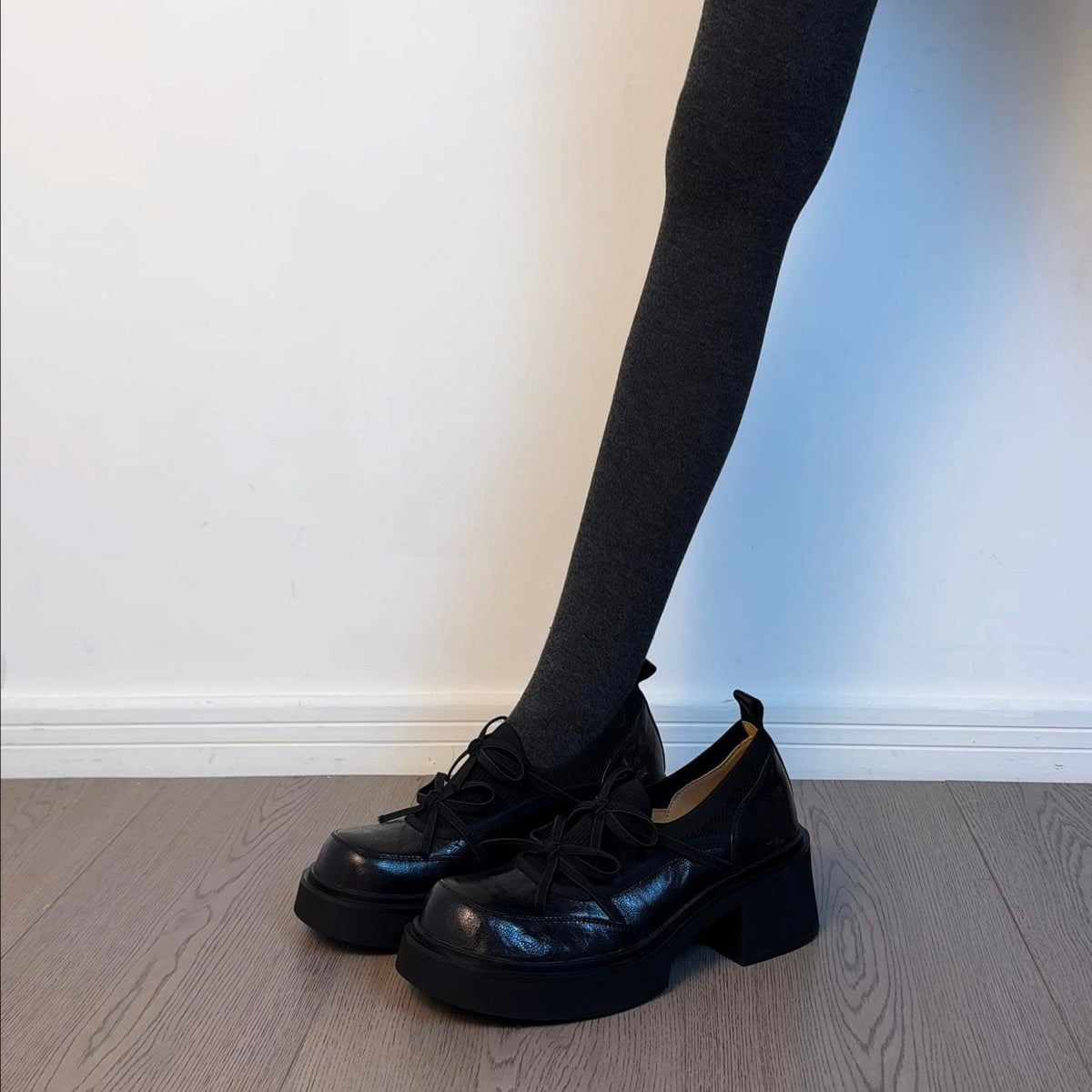 Damen Bequeme Schnürschuhe mit modischem Design und robustem Absatz EB