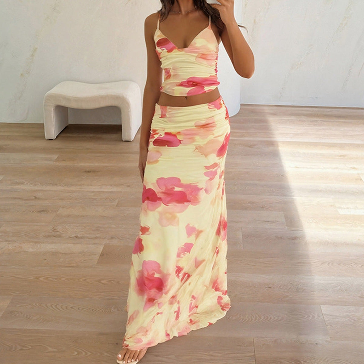 Damen Elegantes Blumenkleid mit schmaler Silhouette und Spaghetti-Trägern EB