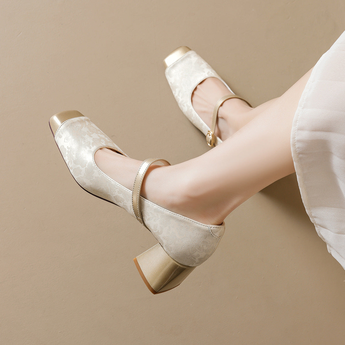 Damen elegante Ballerinas mit schickem Riemen und moderner Quersehne EB