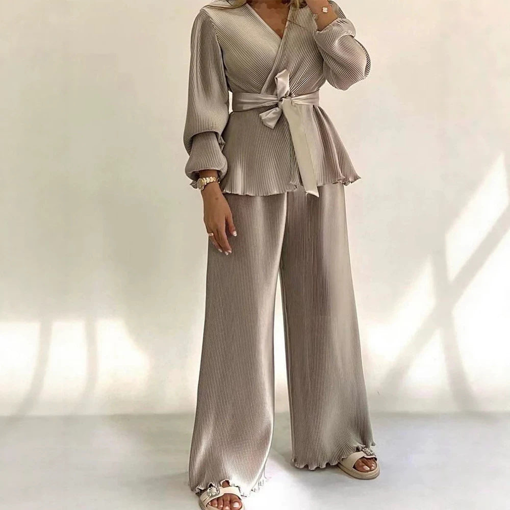 Eleganter Plissee-Jumpsuit mit Bindegürtel