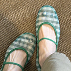 Damen Ballerinas mit modernem Karomuster und elastischem Riemchen EB