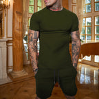 Herren nan schlankes Jersey-Set mit Rundhalsshirt und elastischer Tunnelzug-Shorts EB