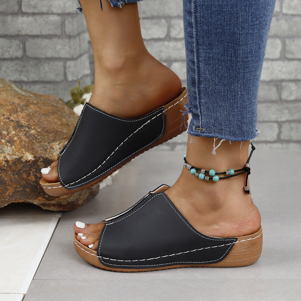 Damen Bequeme Schlupfsandalen mit modischem Schnitt EB