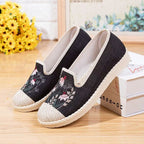 Damen bequeme Slip-On Espadrilles mit floralem Stickdesign EB
