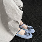 Damen Ballerina-Schlüpfschuhe mit floralem Design und verstellbarem Riemchen EB