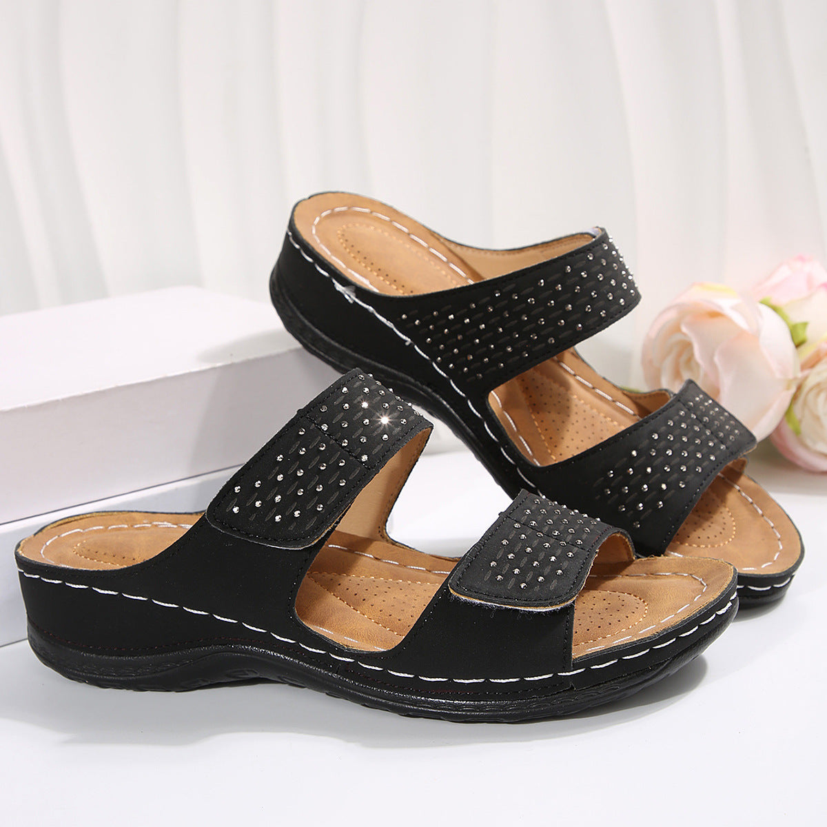 Damen bequeme Clogs mit modischen Applikationen EB
