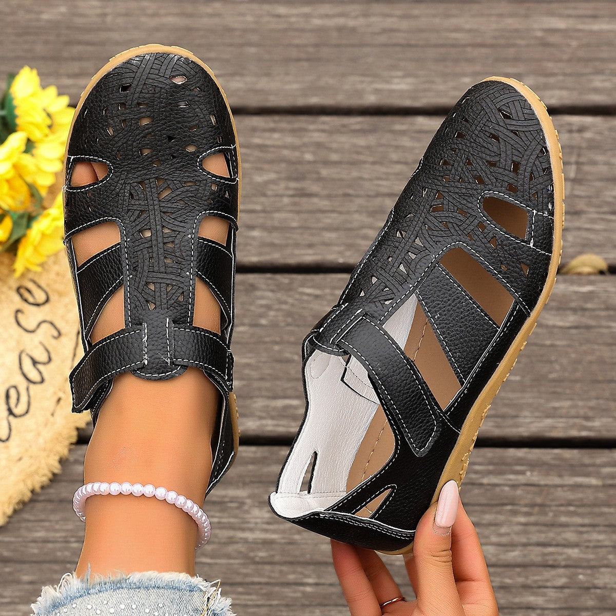 Damen Atmungsaktive Sommer-Sandalen mit raffinierten Schnittdetails EB
