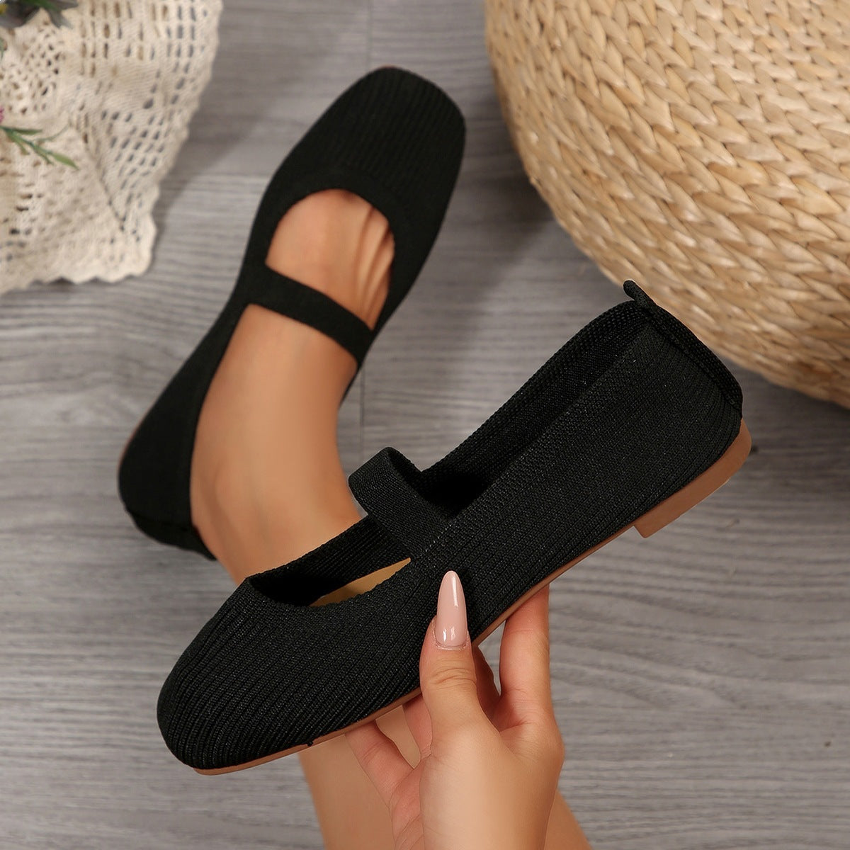 Damen Ballerinas mit verstellbarem Riemen und atmungsaktivem Material EB
