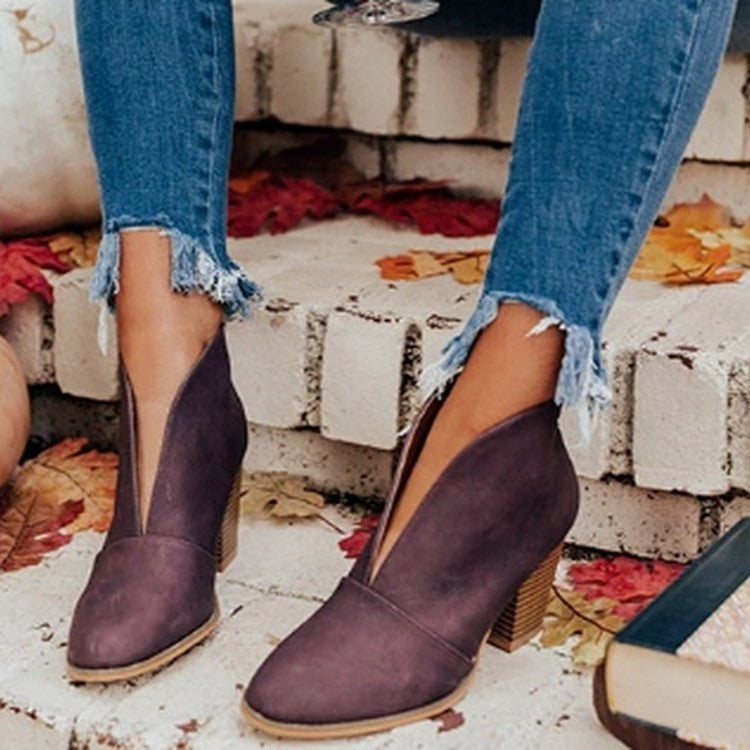 Damen Ankle Boots mit modischem Schnitt und hochwertiger Oberflächenstruktur EB