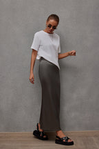 Damen Eleganter Maxirock aus glänzendem Satin mit hohem Schlitz EB