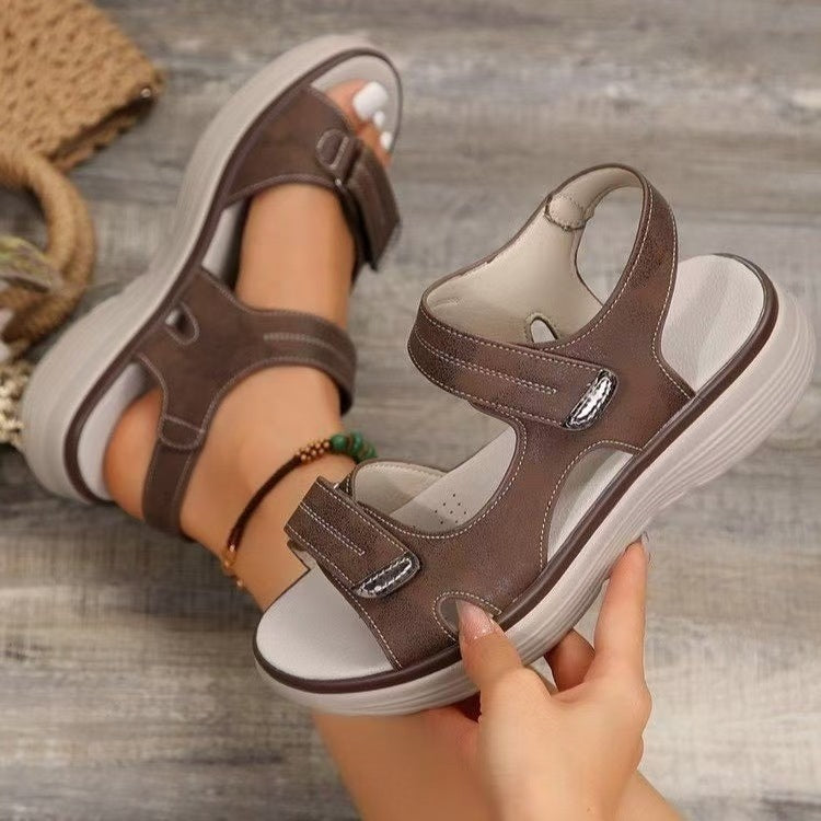 Damen Bequeme Sandalen mit verstellbarem Klettverschluss und anatomischer Fußbettgestaltung EB