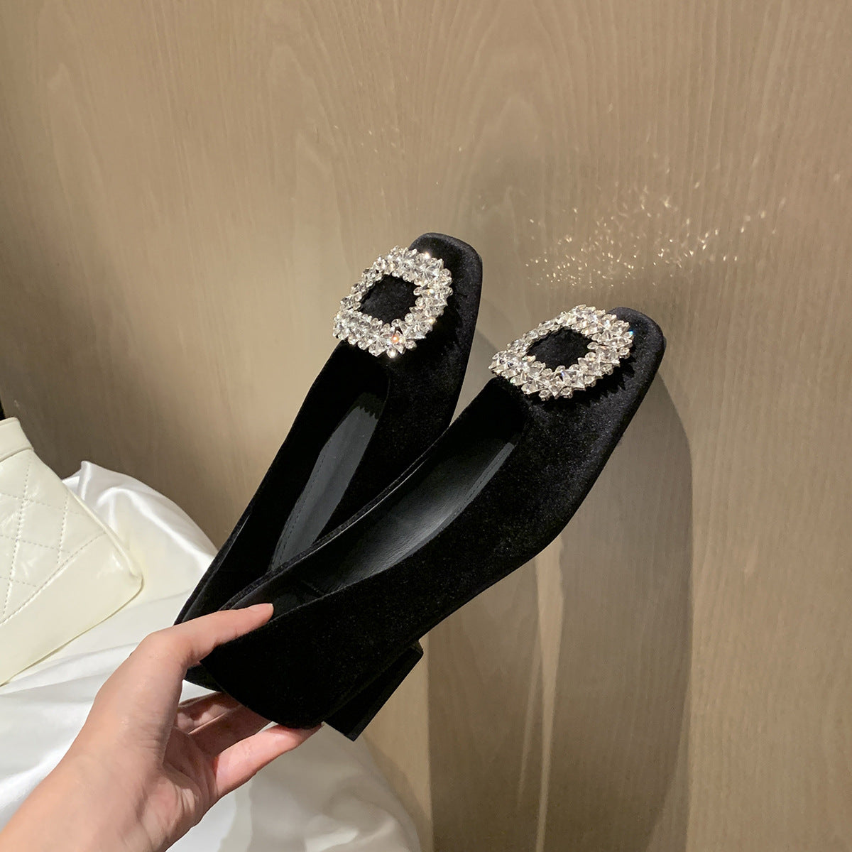 Damen Edle Pumps mit funkelndem Schmuckdetail und bequemer Innensohle EB