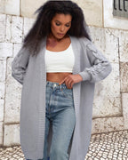 Damen Grobstrickmantel mit eleganten Zopfdetails und lässigem Schnitt EB
