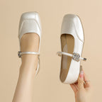 Damen Ballerinas mit dekorativem Riemen und glänzendem Finish EB