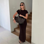 Damen elegantes Maxikleid mit fein strukturiertem Material und modernen Details EB