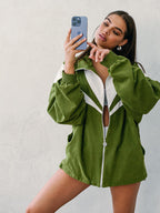 Damen sportliches Freizeit-Set mit kurzärmligem Oberteil und lockerer Shorts EB