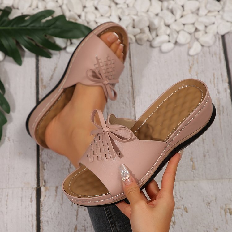 Damen Clogs mit raffiniertem Riemendesign und weicher Innensohle EB