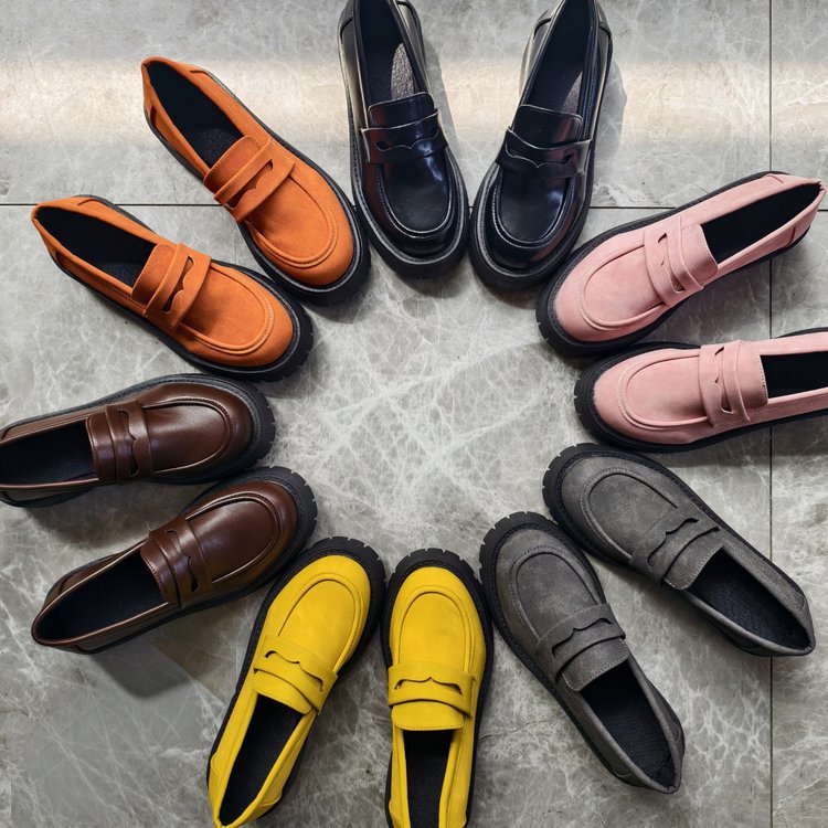 Damen Mokassins mit rutschfester Sohle und elegantem Riemendesign EB